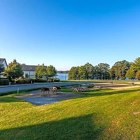 Hotell Golden Lakes Village Ardennes Gratiere